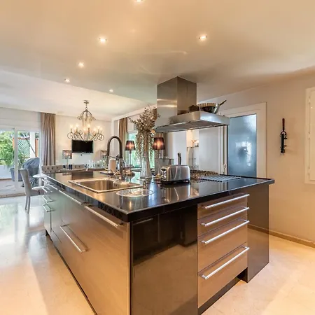 Palm Frontline Penthouse * מארבלה