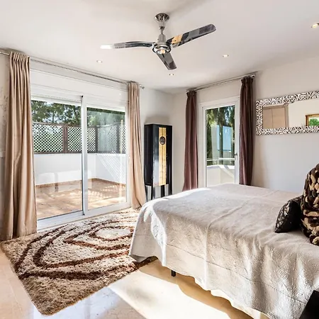 בית נופש Palm Frontline Penthouse מארבלה